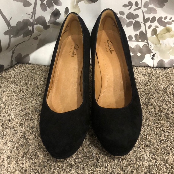 Clarks Shoes - Clarks Artisan Style Suede Black Heels Size 6.5 EUC